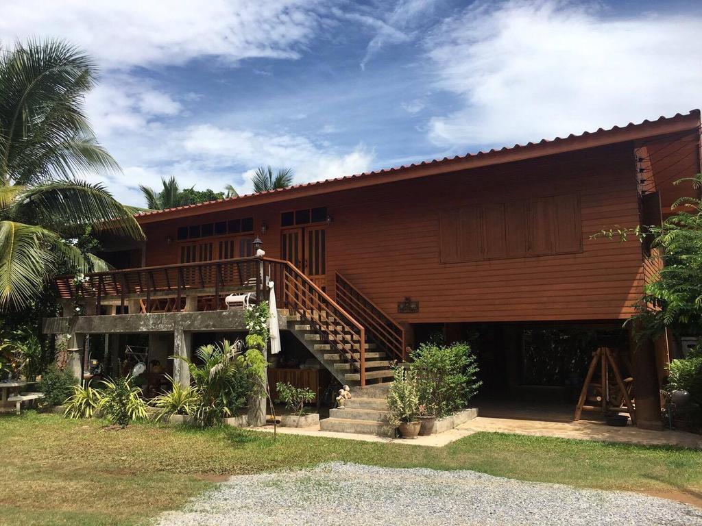 Saduemuenghomestay Phrae Εξωτερικό φωτογραφία